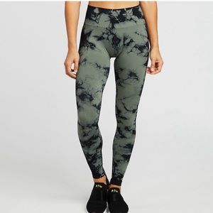 NUX One by One Tie Dye Yoga Seamless Leggings